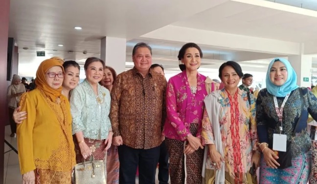 Airlangga Hartarto Sebut Kebaya Simbol Ekonomi Kerakyatan