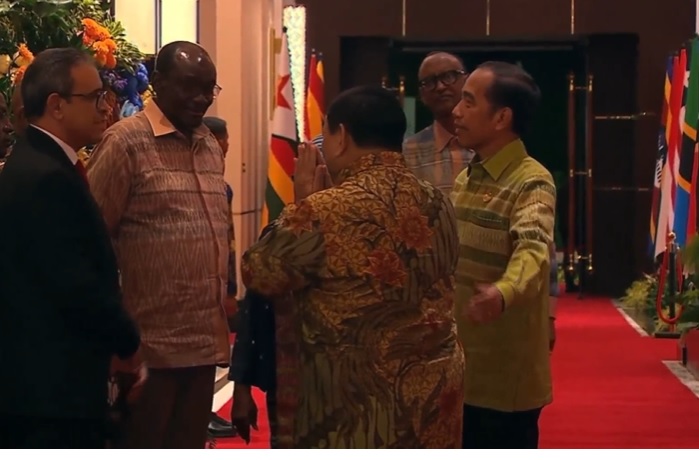 Jokowi Perkenalkan Prabowo Subianto Kepada Pemimpin dan Delegasi Negara Afrika